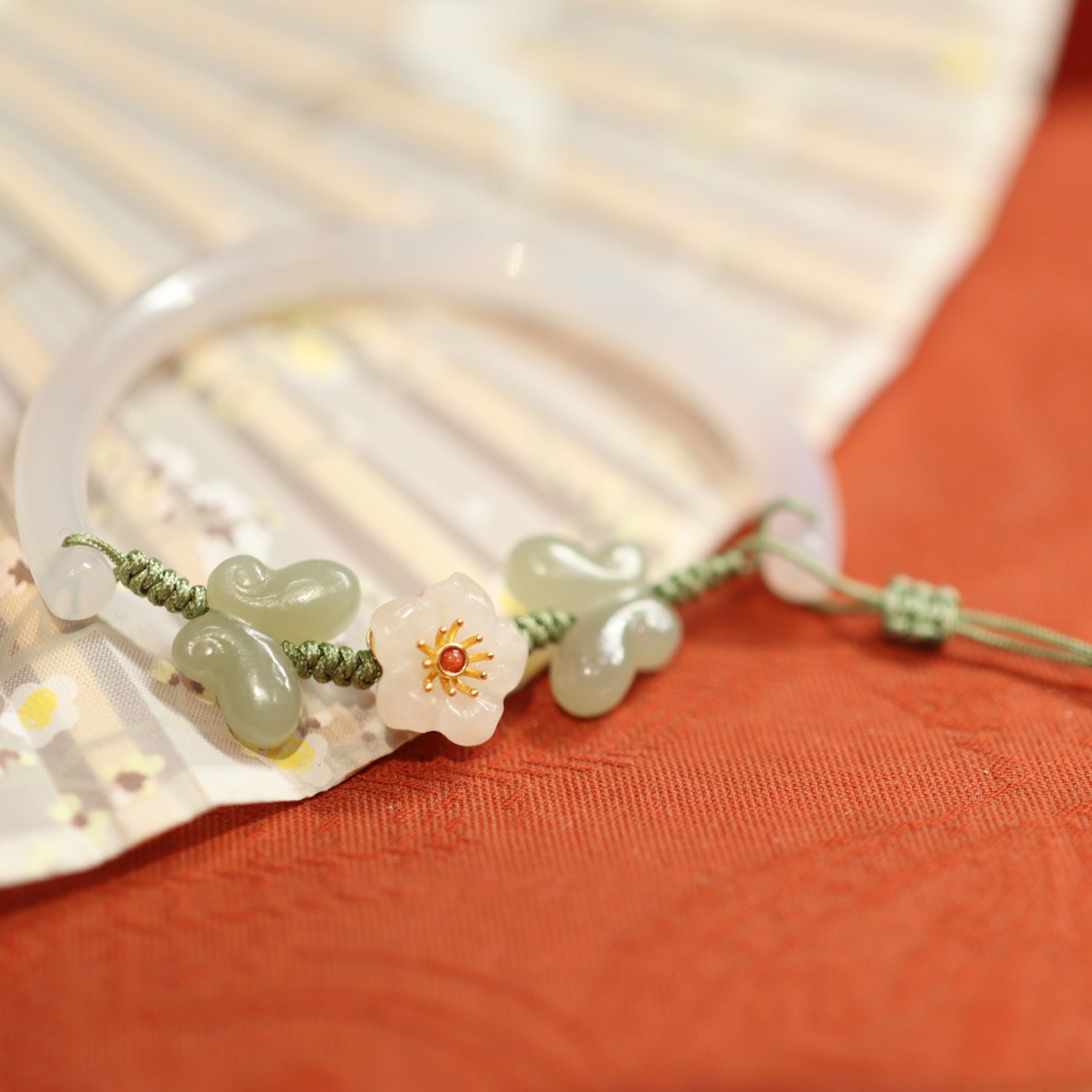 The rabbit of the same style as Douyin fell in love with the bracelet, agate and chalcedony Dingdang bracelet, beauty strip and half bracelet design of the jade rabbit pic 43