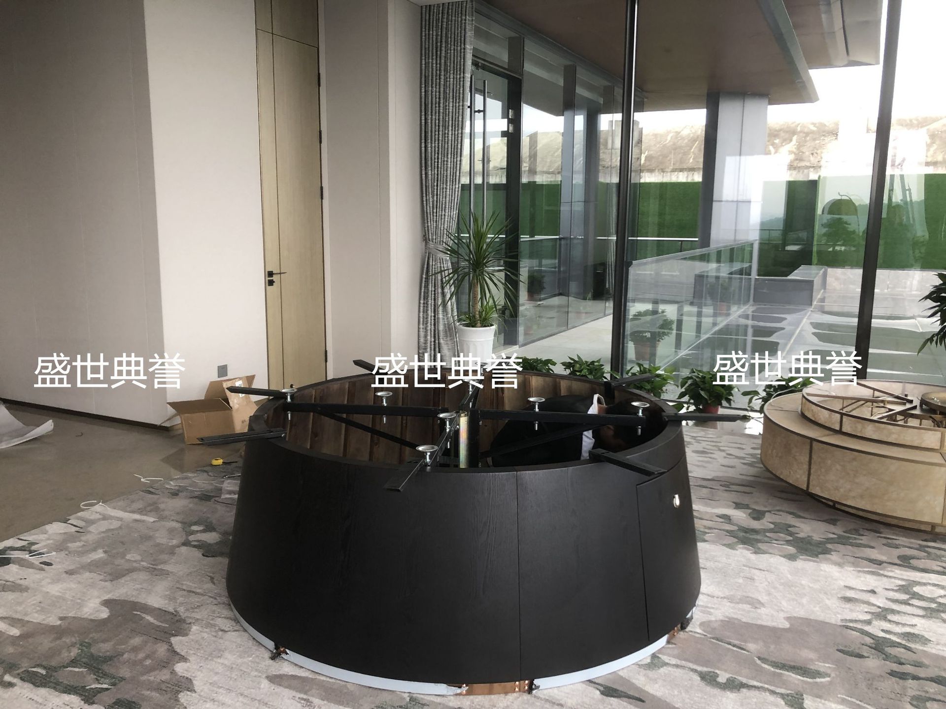 Solid wood furniture for five-star hotels in Hangzhou, seafood style, marble electric dining table, high-end club, light luxury large round table pic 2
