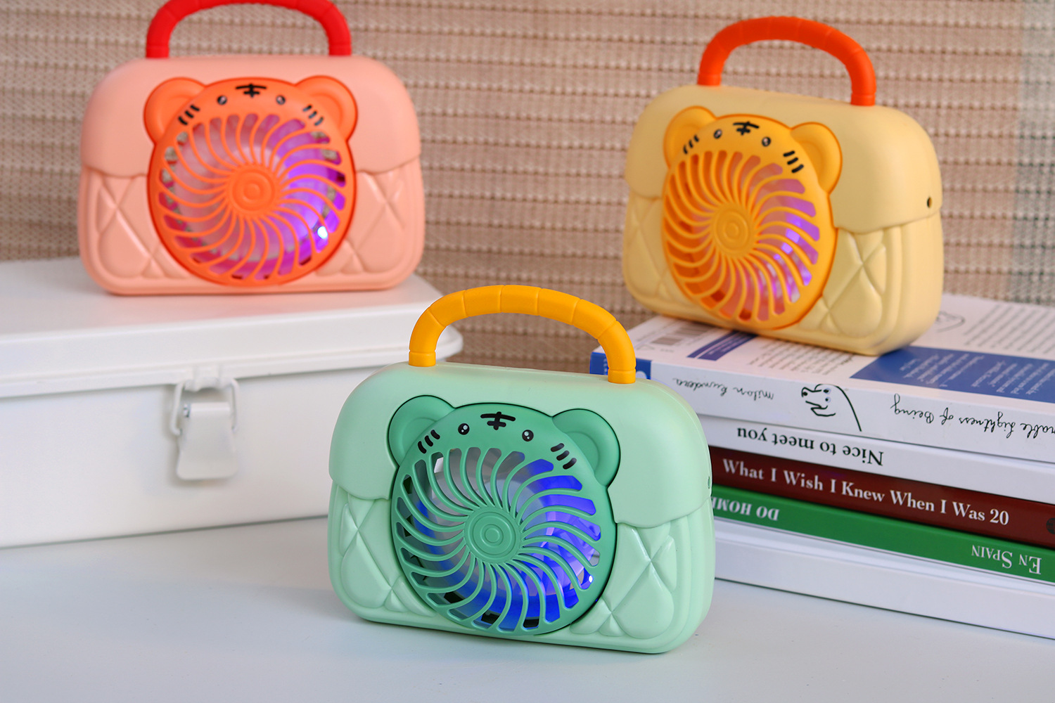 2022新款创意手提包风扇卡通老虎七彩夜灯相机风扇USB充电桌面照相机风扇详情15