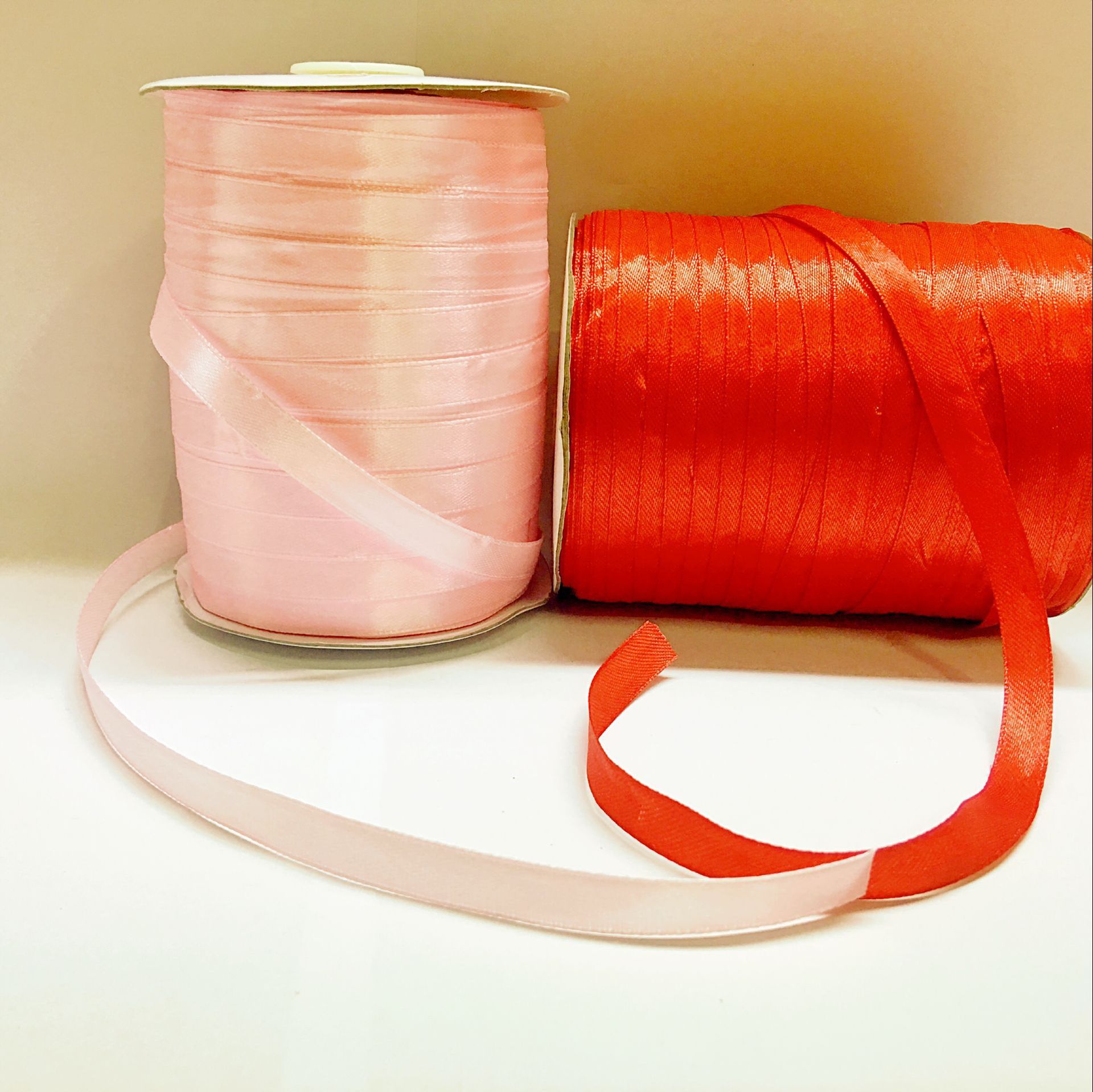 The 3-inch (1cm) ribbon manufacturer supplies woven ribbons and various specifications of ribbons pic 3