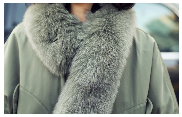 A loose 2020 new winter coat for women in Korean style, with fleece and thickening, a short and eye-catching cotton-padded jacket pic 23