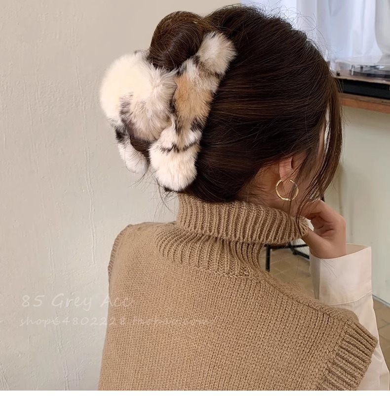 大号真獭兔毛高级感抓夹网红超大发夹可爱毛绒头饰发饰鲨鱼夹秋冬详情14