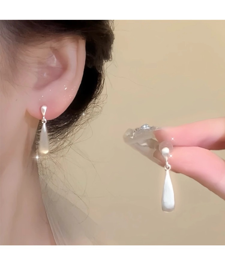 The frosted teardrop-shaped earrings feature a light luxury, niche and cold design. The high-end stud earrings are a retro and fashionable accessory pic 20
