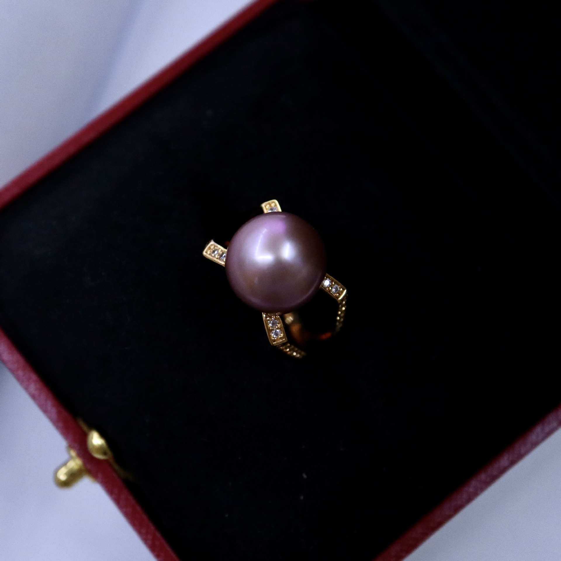 The classic four-prong pearl ring of Fugui Zi Dazhu is a retro jewelry with a European and American style, exuding a unique and elegant charm pic 5