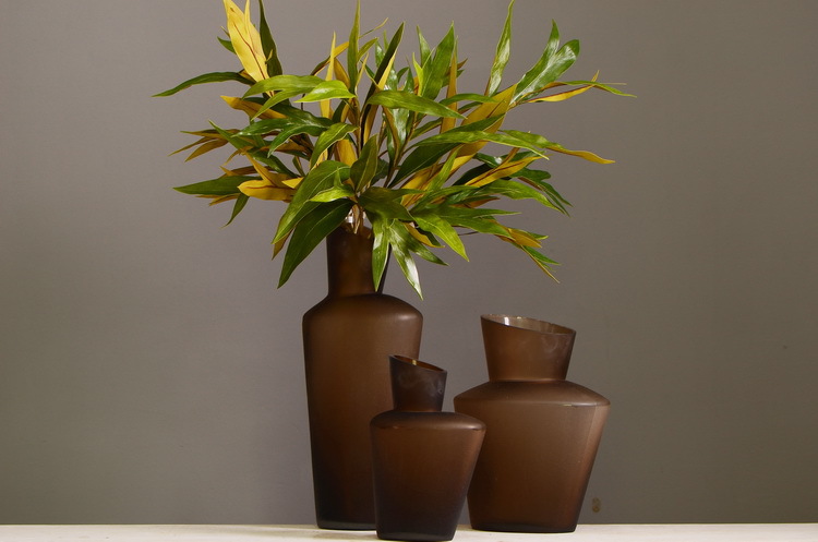 Dongli Flower Industry offers wholesale of artificial double-sided leaves, antler leaves, silver birch leaves, green plants, artificial green plants, indoor living room soft decoration, flower arrangement and matching materials pic 7