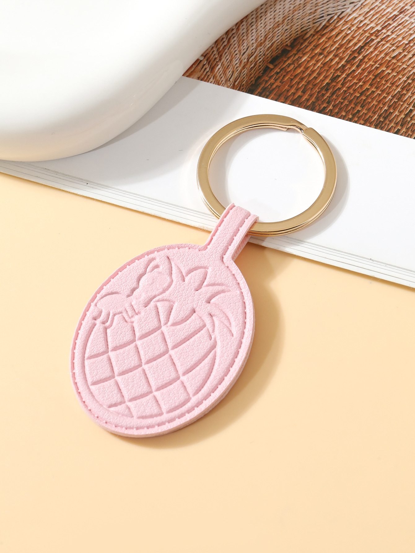 新款菠萝皮革钥匙扣便宜简约包包挂件汽车ins小众装饰品礼物详情9