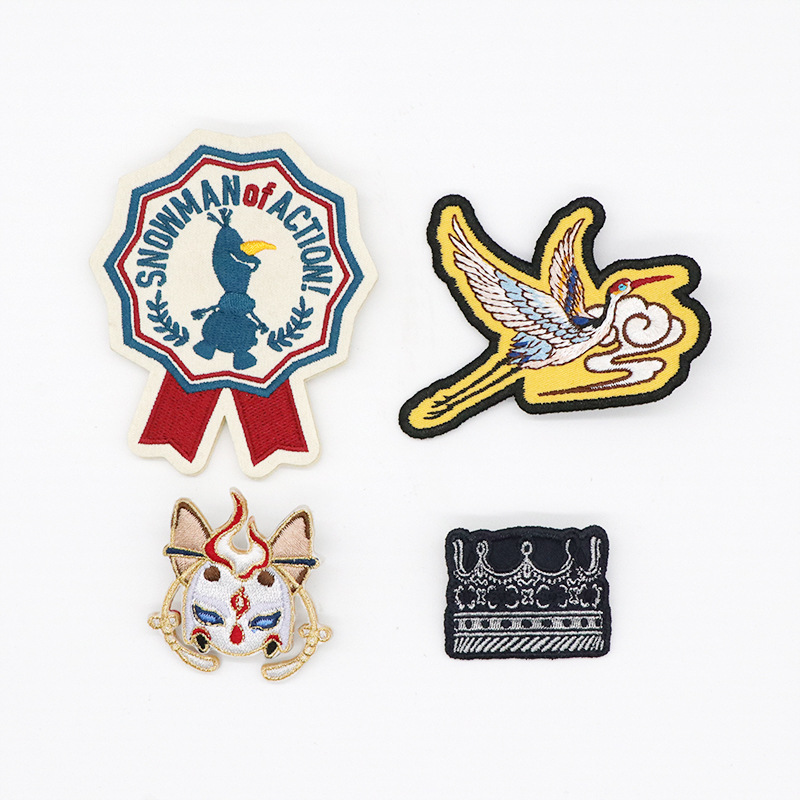 The manufacturer produces all kinds of computer-embroidered cloth stickers, tinplate badges, self-adhesive pins, Velcro badges pic 15