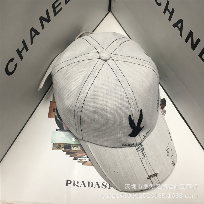 The 2022 Korean version of the spring, summer, autumn and winter all-season sunshade baseball cap with rabbit letters is suitable for both men and women pic 5