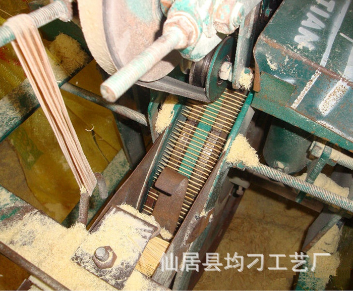 Xinwang brand toothpicks come in 306 bags, bottled and paper packages, with multiple specifications to choose from. They are high-quality dental floss and daily necessities for export pic 14