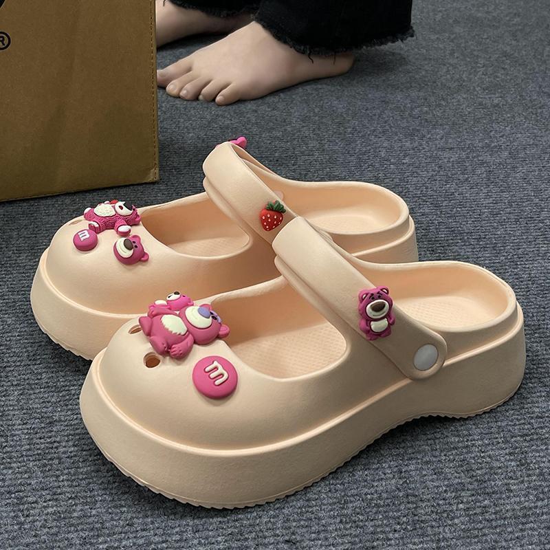 小红书草莓熊洞洞鞋女外穿卡通可爱可拆卸拖鞋DIY闺蜜凉拖鞋批发详情4