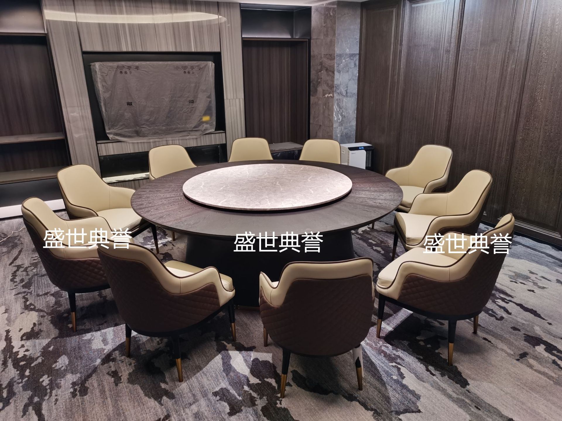 Solid wood dining tables and chairs for five-star hotels in Anshan, solid wood Bentley chairs for seafood hotels, modern light luxury dining chairs and armchairs pic 7