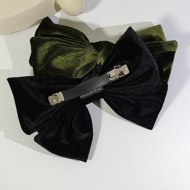 Korean retro autumn and winter hair clips, back of the head spring clip top clip, fashionable and elegant, trendy bow velvet headwear pic 4