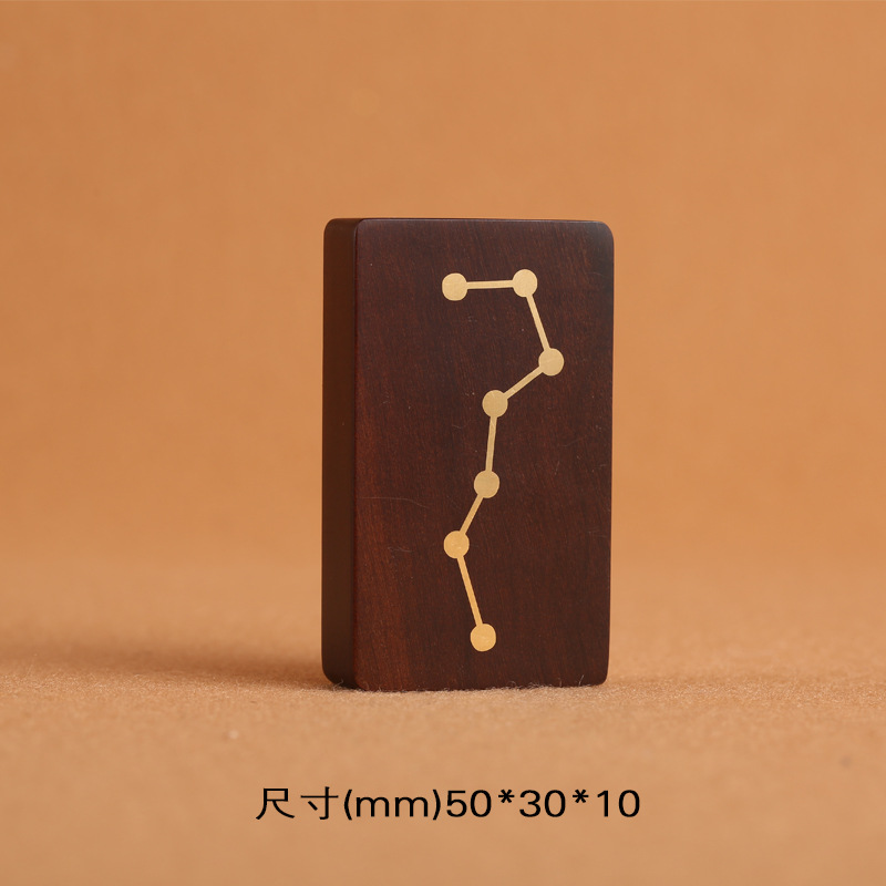 A pendant made of lightning-struck jujube wood and inlaid with raw cinnabar, featuring Marshal Zhao Gongming, the God of Wealth, is a Taoist ritual item and a token necklace pic 6