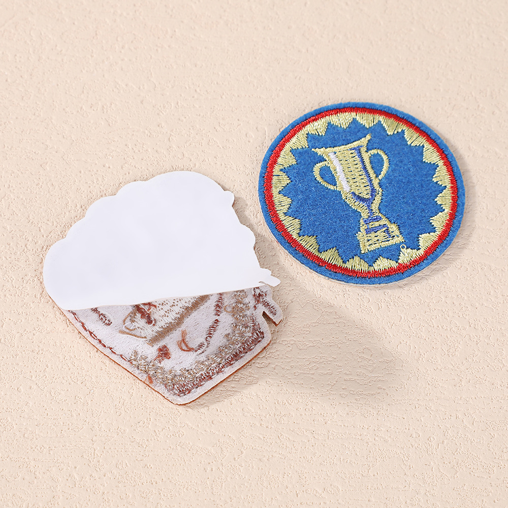 现代卡通刺绣外套T恤羽绒服胸贴包包装饰布贴衣服辅料童装补丁详情4