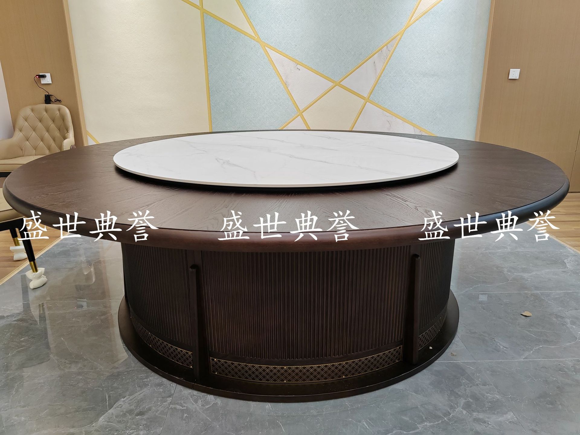 Xinyang high-end club electric dining tables and chairs, hotel new Chinese-style solid wood dining tables, restaurant private rooms automatic turntable dining tables pic 8