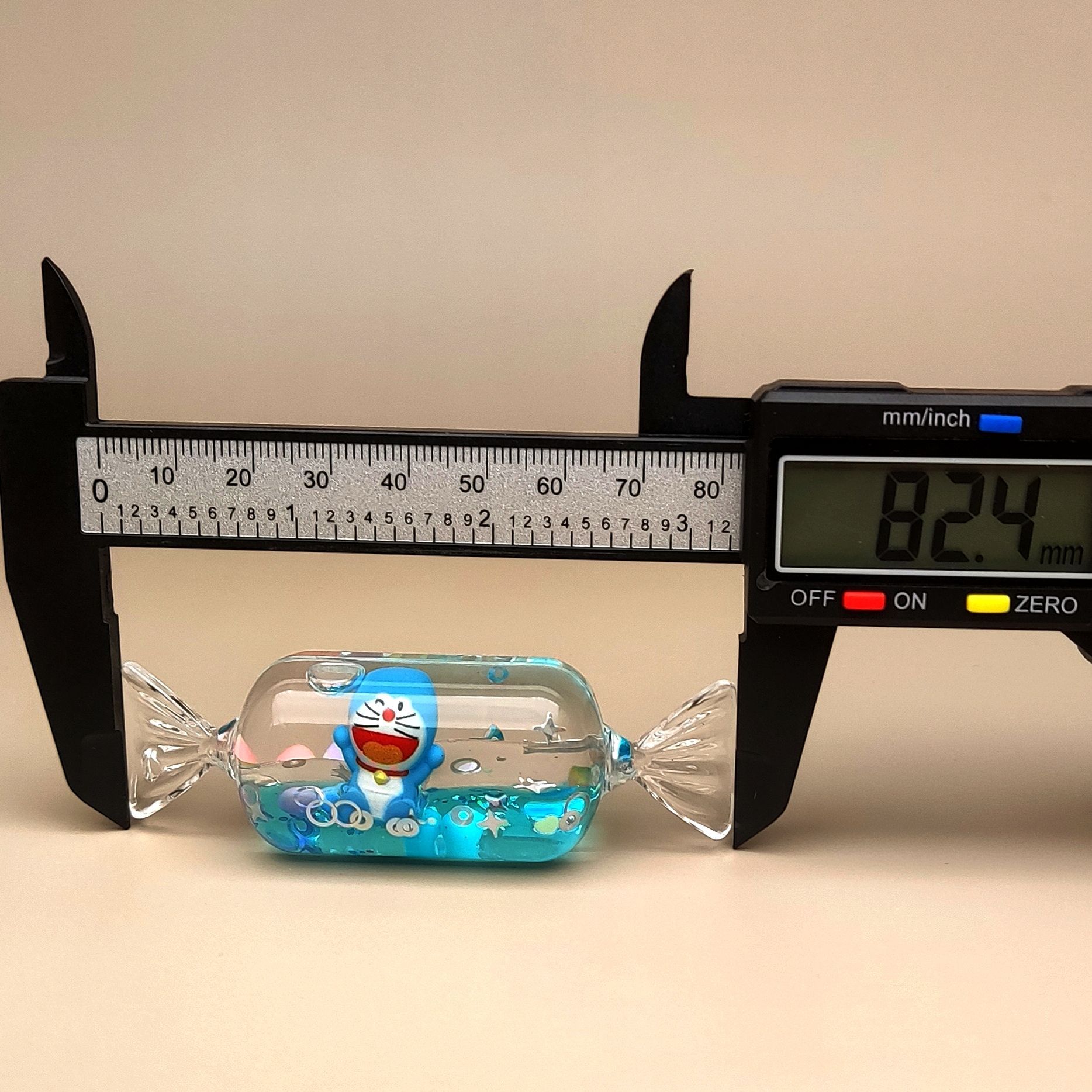 创意亚克力入油流沙瓶蓝色卡通钥匙扣香水汽车配饰桌面摆件饰品详情15