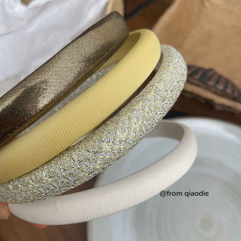 This is a high-end Korean hairband for women to wear on a daily basis. It is a slim sponge hair accessory that can increase the height of the top of the head. New style 2025 pic 6