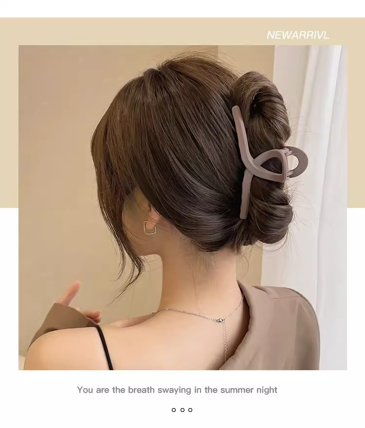 French elegant headwear for autumn and winter, including plush updo hair clips, large shark clips, hair clips and high-end hairpins wholesale pic 38