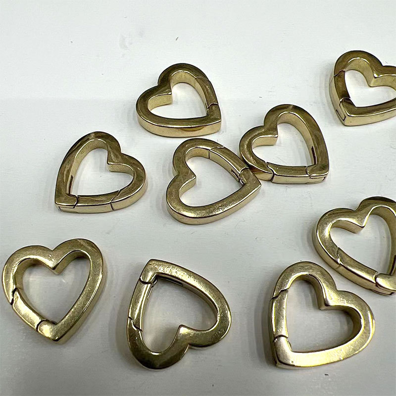 Heart-shaped pig nose buckle, Japanese character connection buckle, keychain, hairball pendant, rope buckle, diy jewelry accessories, factory wholesale pic 2