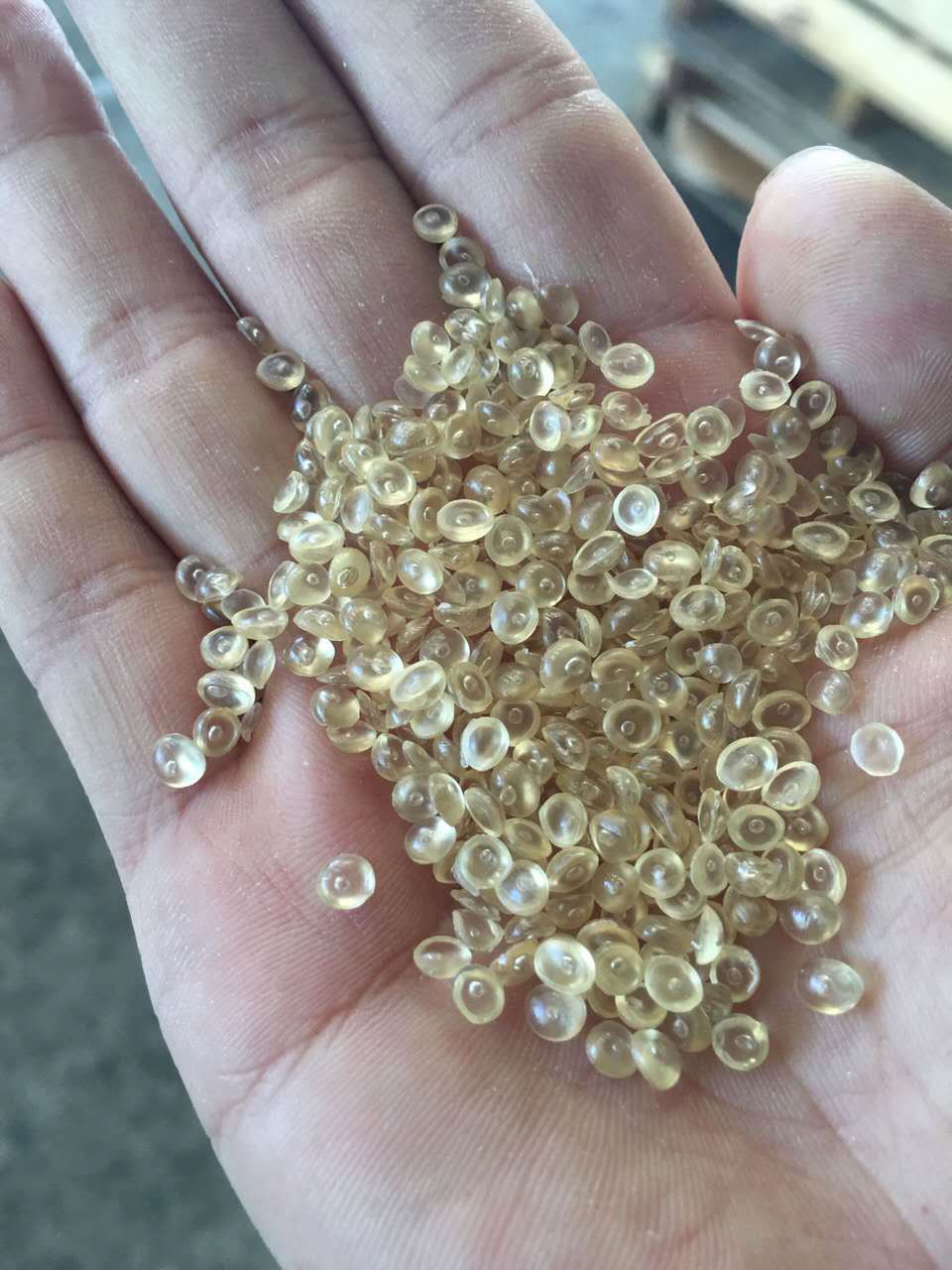 PVC60度塑胶颗粒环保高透明聚氯乙烯原料自产自销副牌料工厂批发详情2