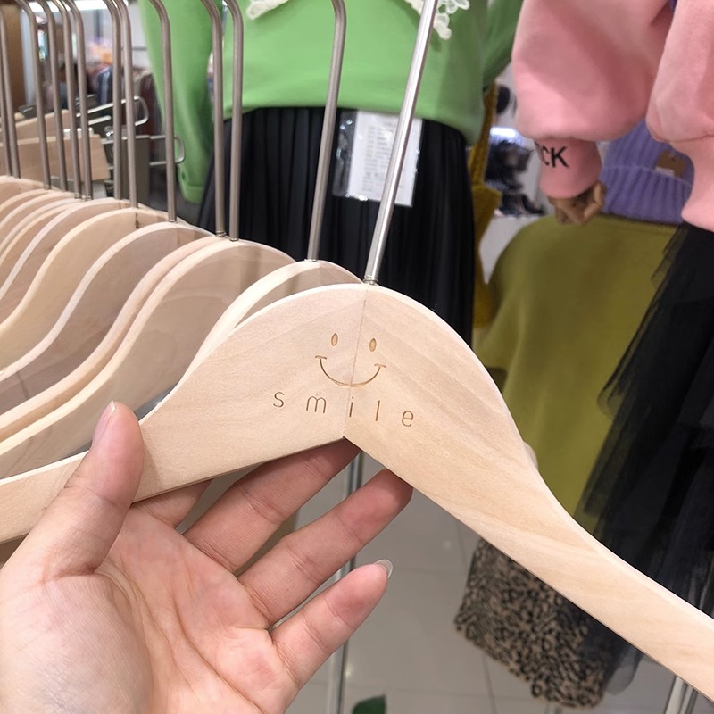 服装店实木儿童衣架无痕挂钩家用加粗成人裤架防滑晾衣架衣挂批发详情17
