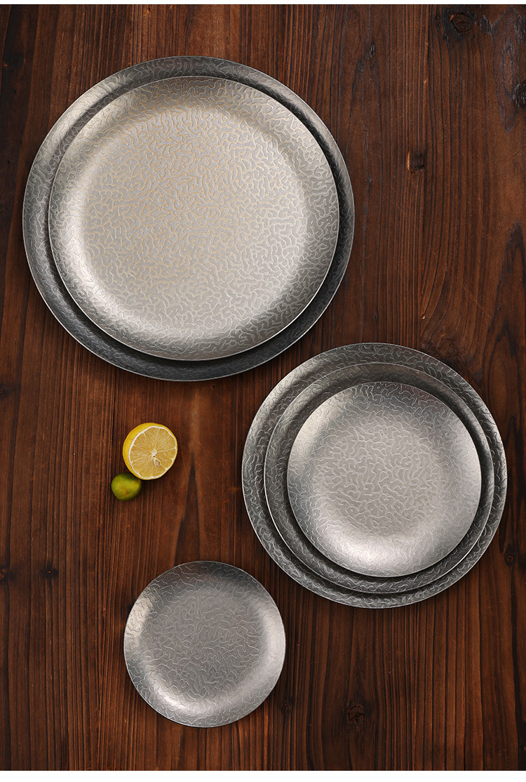 Retro stainless steel round plates with embossed texture, aged steak plates, coffee shop shallow plates, bone plates, snack plates, camping tableware, barbecue stand plates, trays, stainless steel plates, fruit plates, dessert plates, tableware pic 11