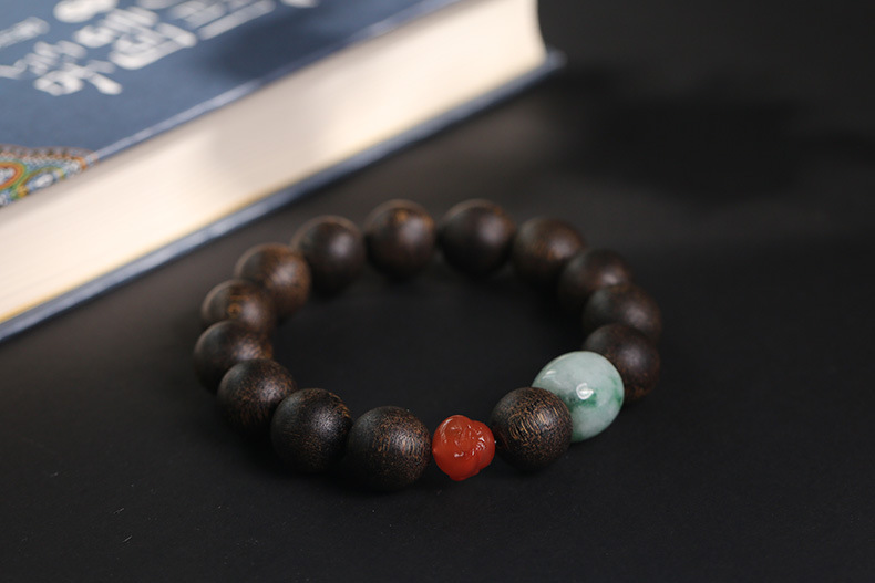 天然文莱沉香手串单圈搭辣绿翡翠路路通南红玛瑙佛头男士霸气手链详情5
