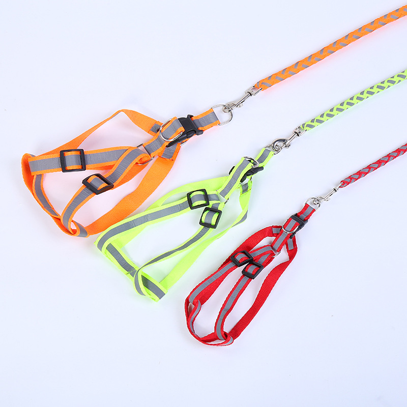 Wholesale of household pet leashes, small dog reflective hand-woven round leashes, chest and back dog leashes, and pet supplies from the manufacturer pic 6
