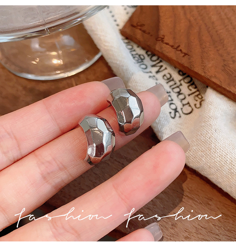 European and American niche matte metal brushed and cut silver earrings, trendy and individualistic, irregular stud earrings pic 16