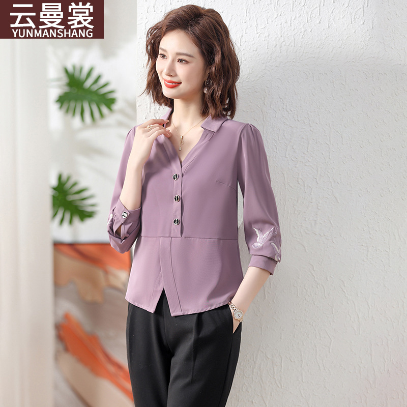 New autumn collection for middle-aged moms, a color-blocking sportswear set for middle-aged women, a loose lapel hoodie, long-sleeved two-piece set pic 5