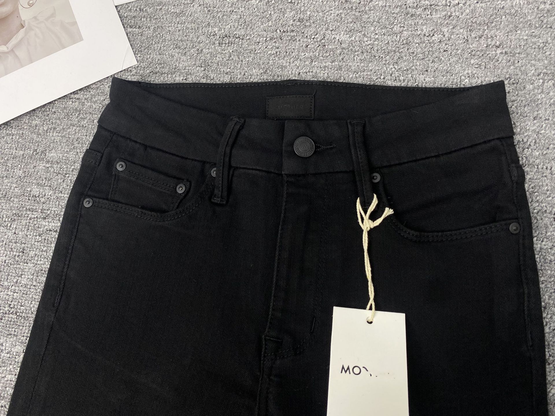 The new Mother high-waisted 9-inch high-elasticity skinny jeans, which are the same style as those worn by European and American bloggers, can lift the buttocks and make you look slimmer. Korean style jeans for women pic 44