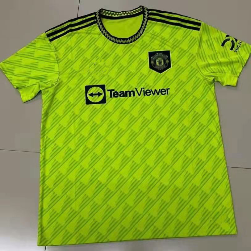The man fluorescent green MAN L football jersey is the brand-new second away kit for European clubs in the 2022-23 season pic 4