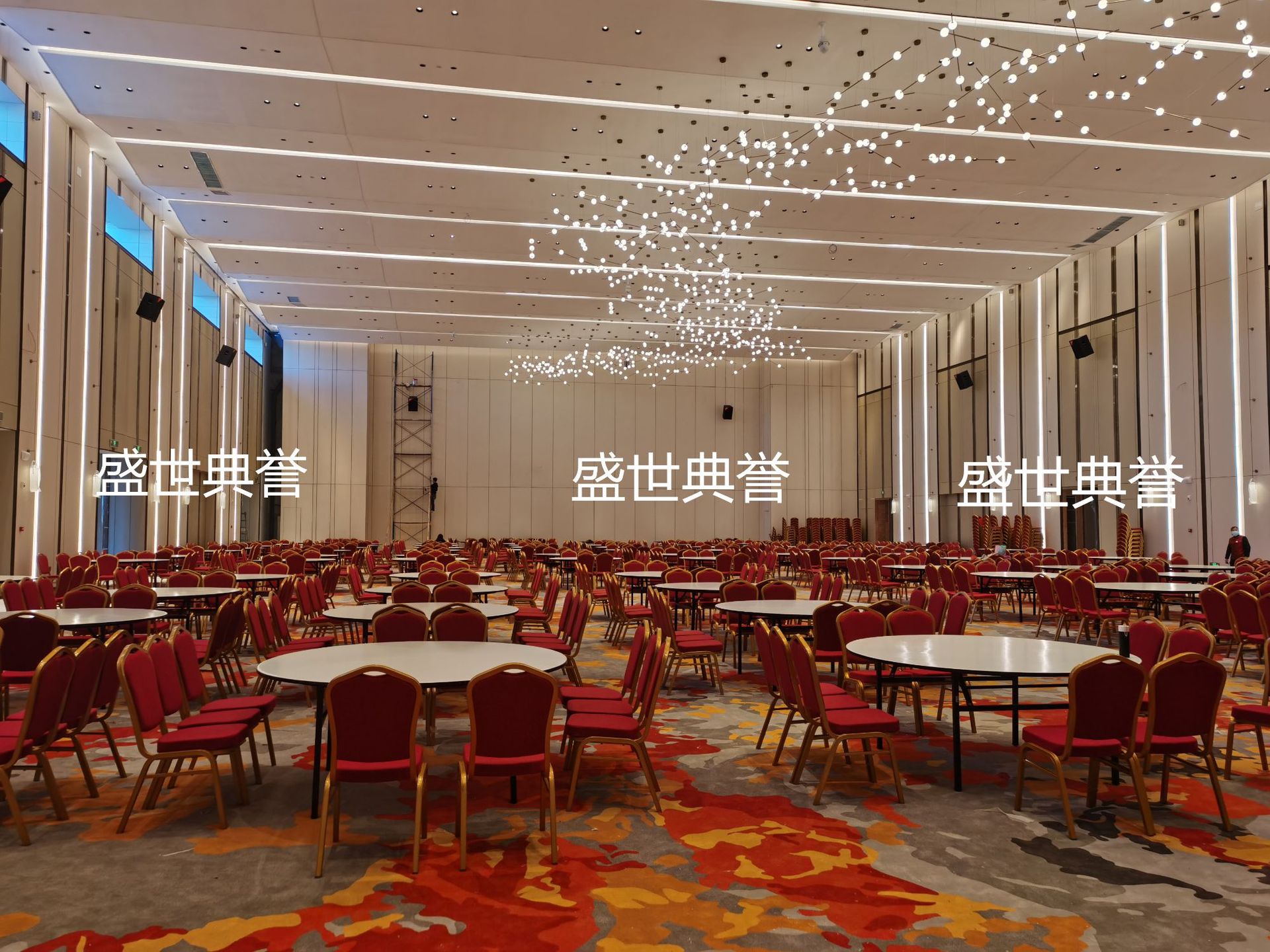 随州五星级酒店铝合金宴会椅子会议中心折叠椅饭店宴会厅餐桌椅详情16