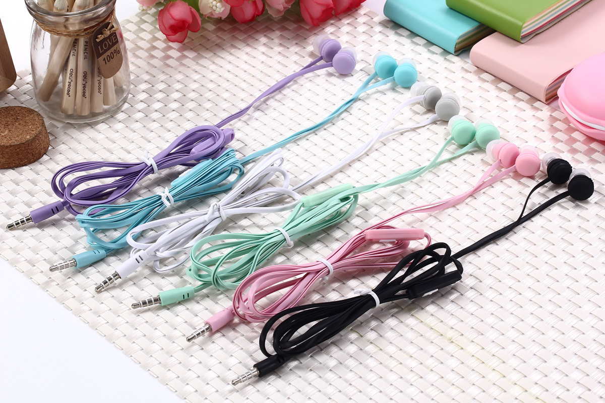 The manufacturer wholesals new cartoon wired in-ear headphones in candy-colored macaron storage cases and student mobile phone headphones pic 32
