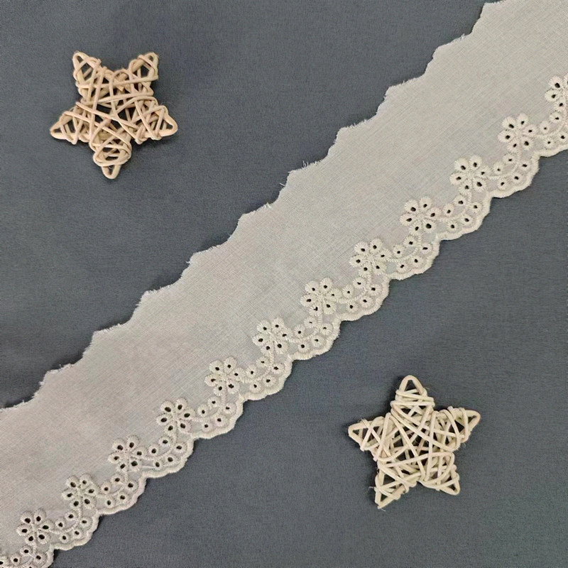 Wholesale of cotton embroidered lace, hollowed-out lace, embroidered skirt hem, clothing accessories, milk silk, perforated, barcode 2.5 pic 100
