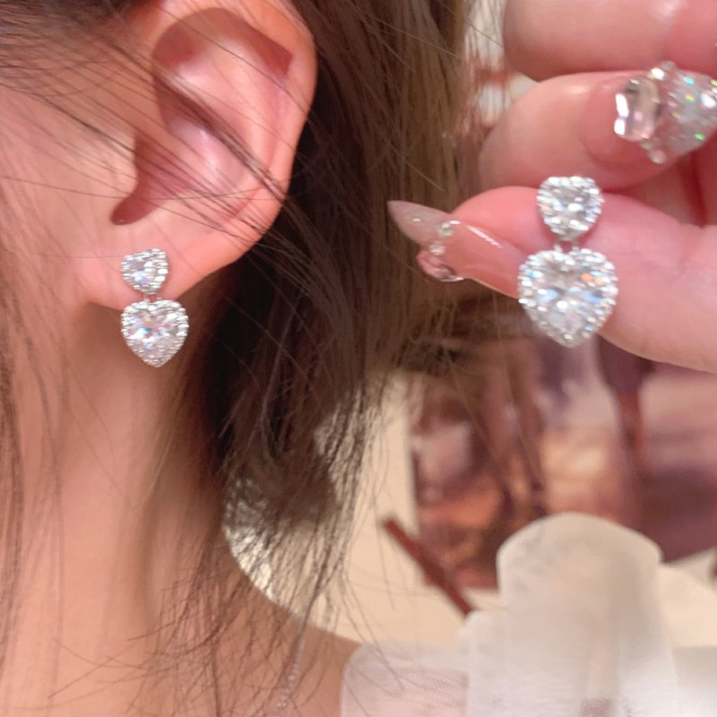Instags-style pearl heart-shaped earrings for women, exquisite, niche, versatile and high-end stud earrings, 925 silver needle best-selling earrings wholesale pic 23