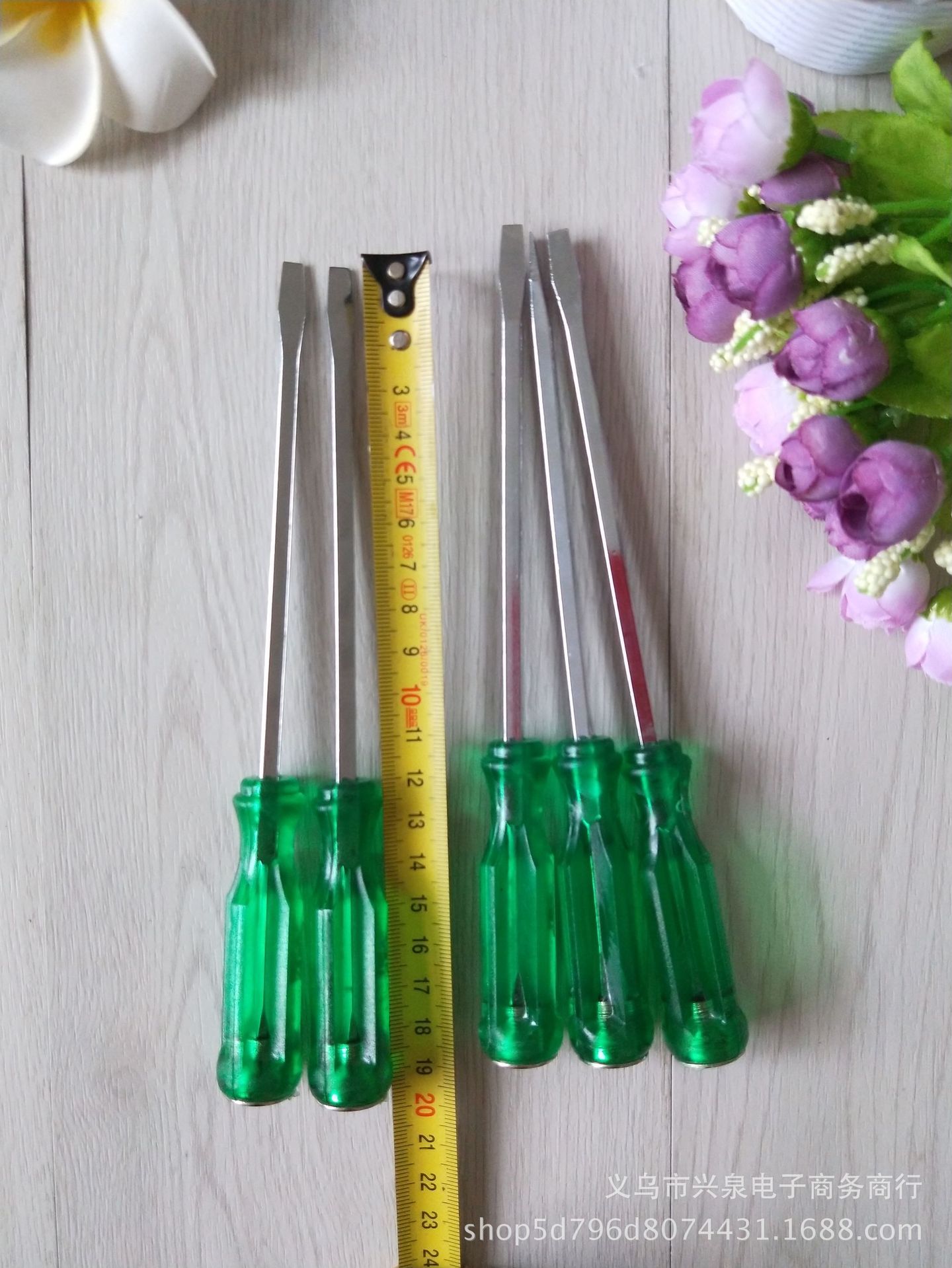Through-hole screwdrivers, green-handled transparent screwdrivers, flat-head screwdrivers, one-yuan and two-yuan hardware tools wholesale pic 2