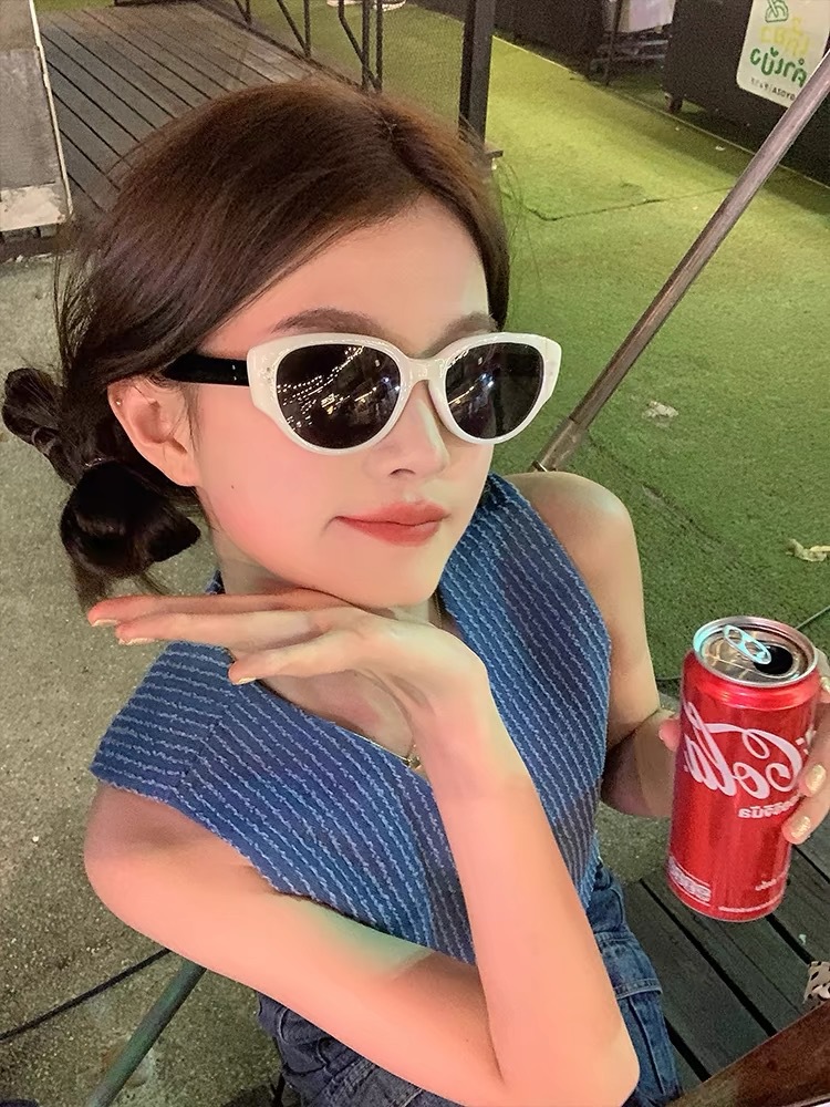2024 New Korean-style retro cat-eye sunglasses, trendy and fashionable on Instagram, cross-border, individual and high-end sunglasses pic 4