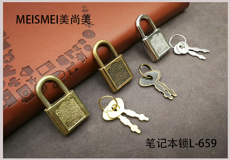 Mini lock, antique lock head, Chinese-style aged box padlock, retro copper-plated lock, old-fashioned ancient key lock, white pic 25