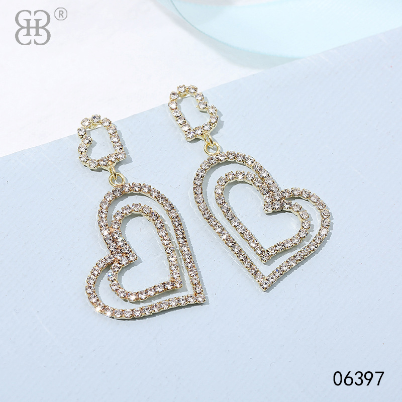 New French high-end heart-shaped diamond-encrusted light luxury earrings, exquisite, fashionable and versatile water diamond melon chain earrings wholesale pic 7