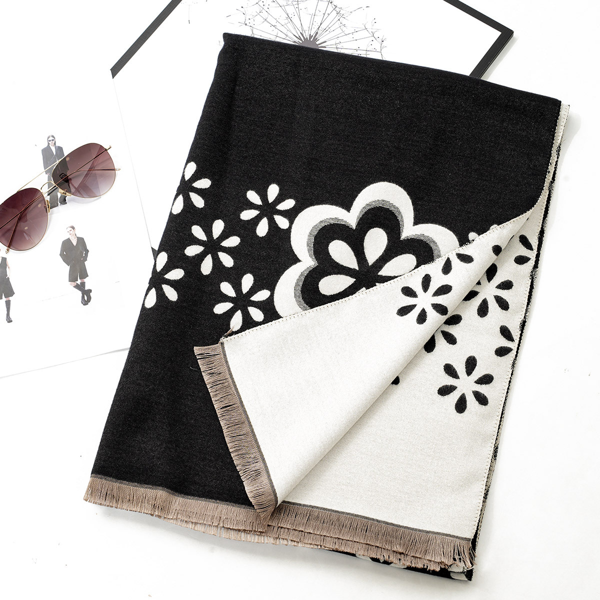 A high-end and stylish camellia flower autumn and winter women's scarf for cross-border trade, a fashionable outerwear, a photo shawl and a scarf pic 48