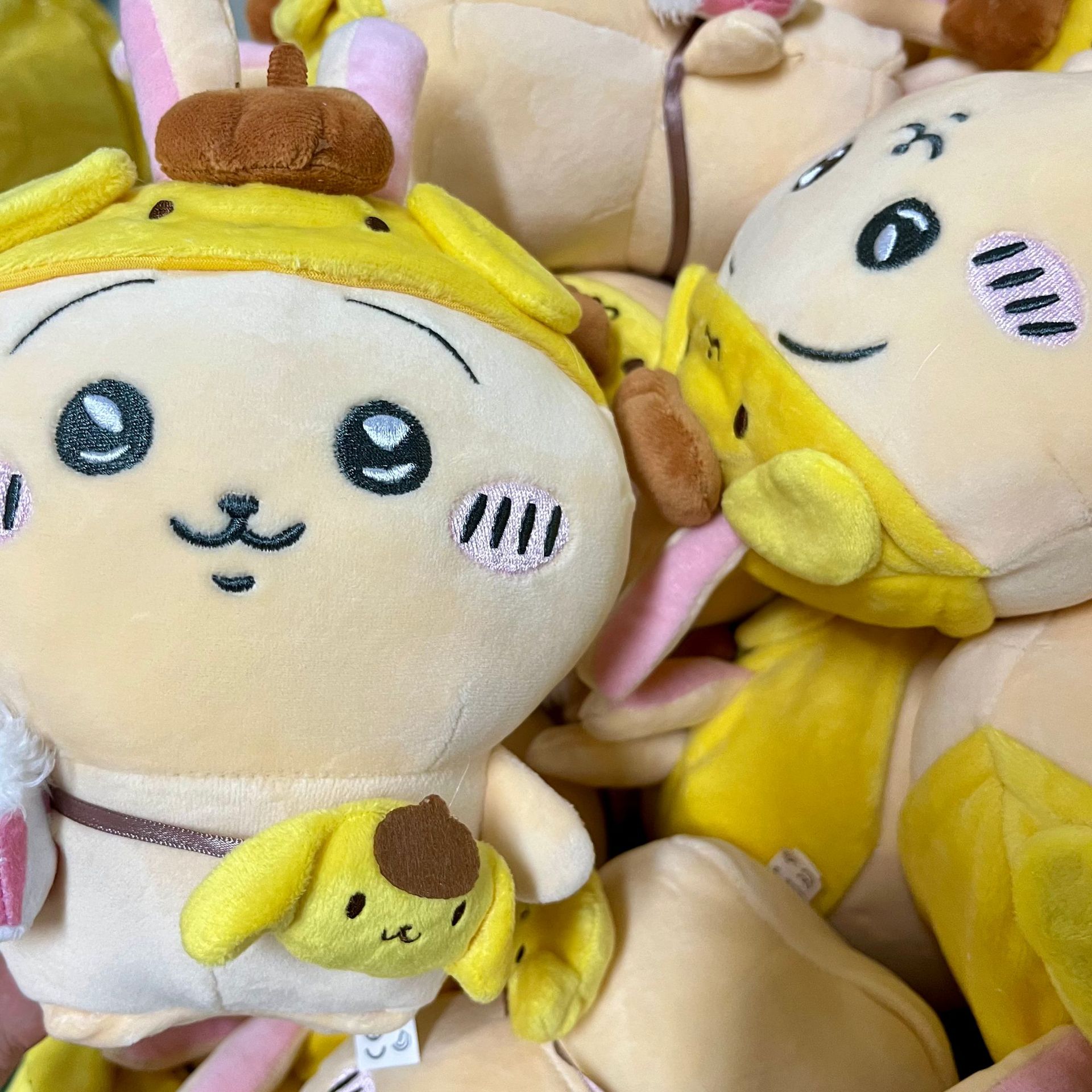 Sanrio chikawa, a cute plush toy with small feet pic 7