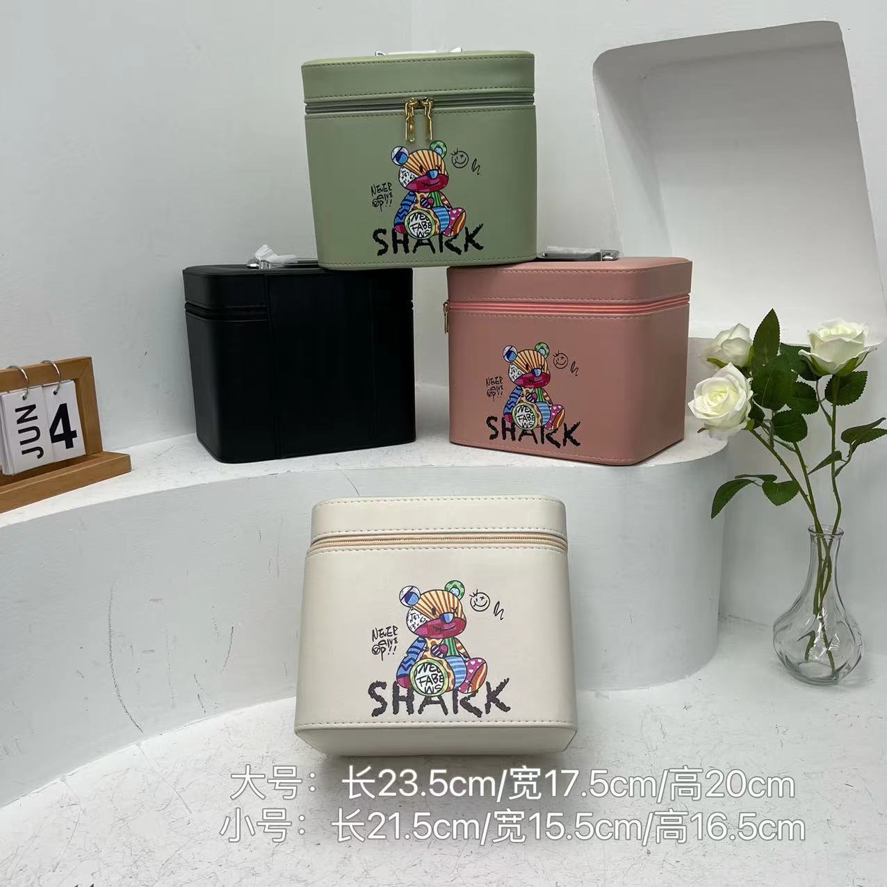 化妆包大容量可爱动漫卡通手提包便携化妆箱护肤品收纳盒厂家批发详情1