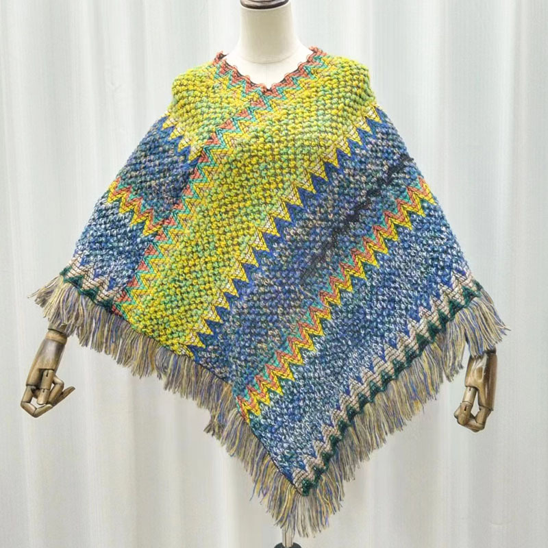 民族风披肩新款外搭女新疆西藏云南旅游穿搭针织流苏披风斗篷外套详情3