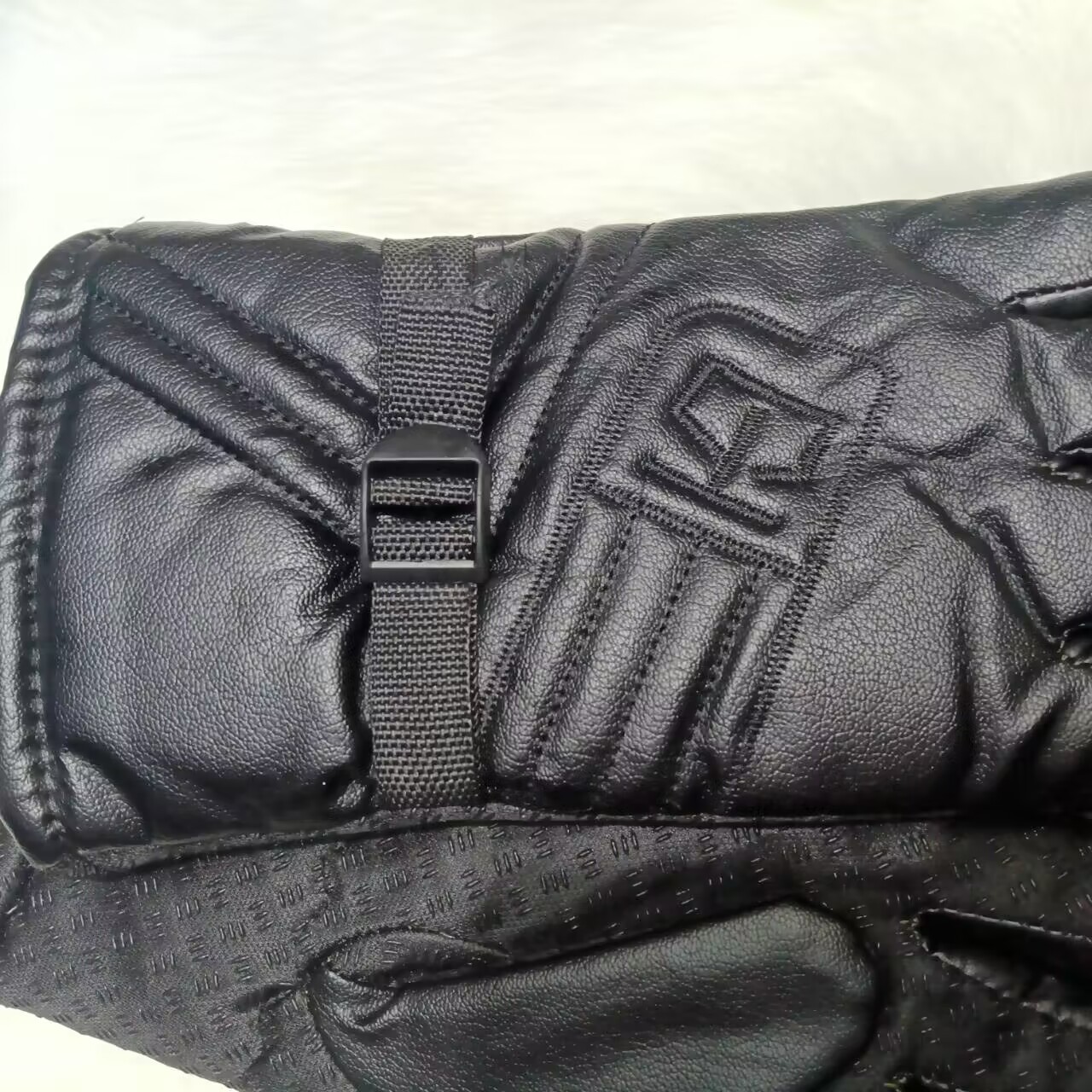 跨境加长摩托车保暖皮手套男士加厚加绒骑行防滑手套详情14