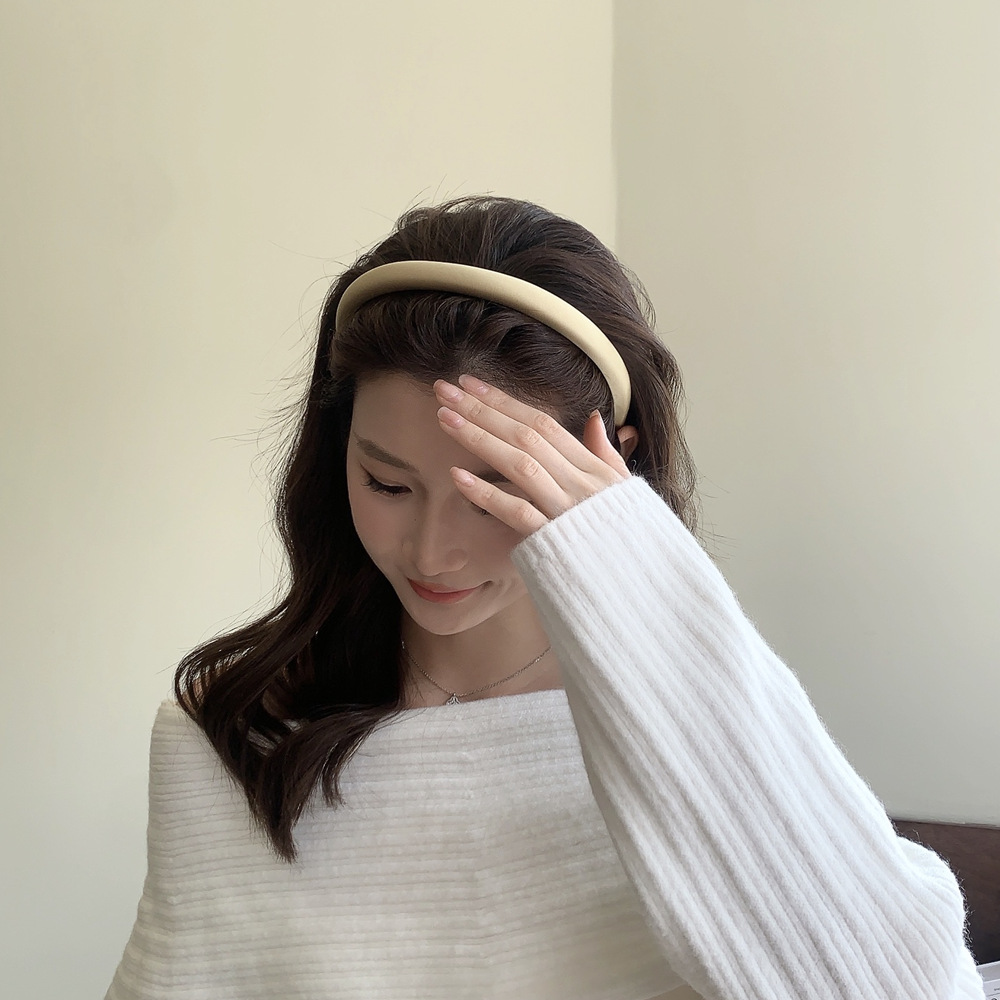 A light luxury and high-end satin fine-edge sponge hairband for women, a solid color high headband for the top of the head, a new trendy style in 2023 pic 18