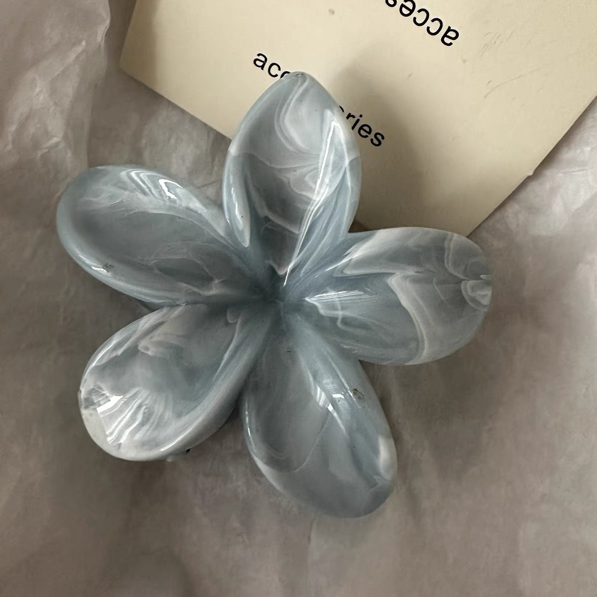A best-selling, niche, high-appeal polka dot fryer clip, simple and elegant, half-tied hair clip at the back of the head pic 5