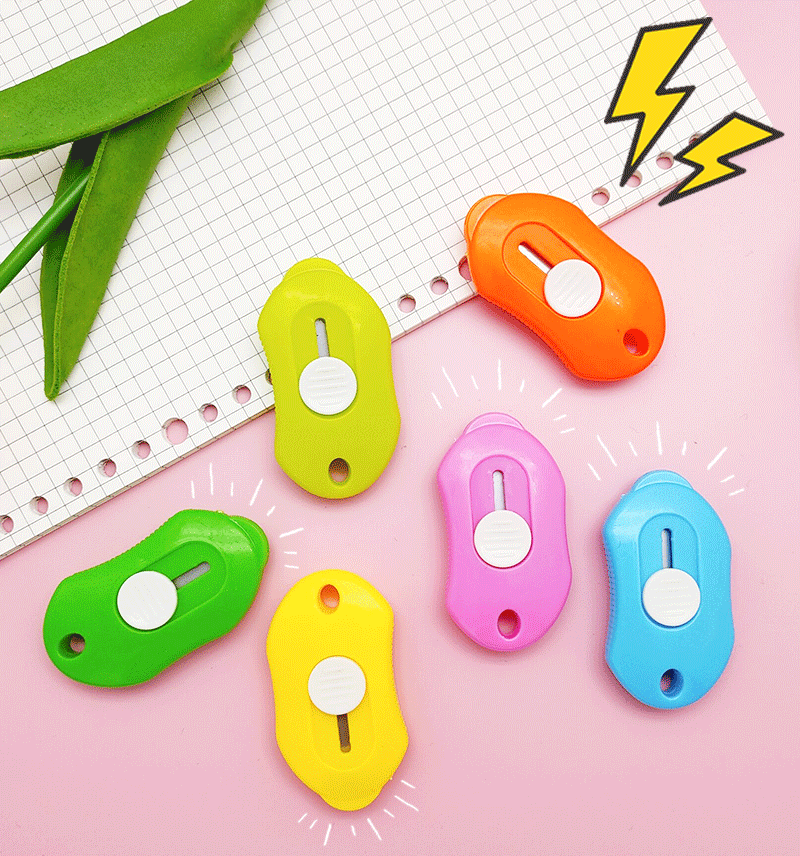 Factory direct supply of candy-colored beauty knives, student portable express unboxing plastic small knives, wholesale tool knives pic 5