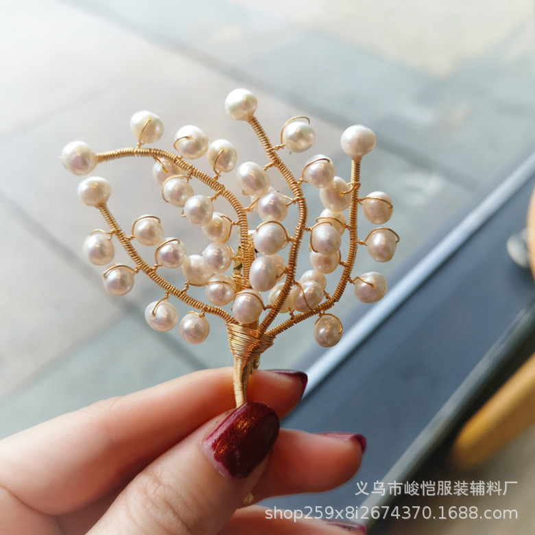 Elegant and refined brooch for ladies, simple Korean crystal corsage cardigan, sweater, pin buckle, overcoat accessory pic 15