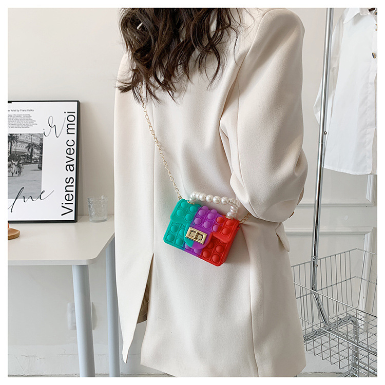 A new silicone bag for women in spring 2022, a trendy and avant-garde rat-killing pearl chain small square bag pic 22